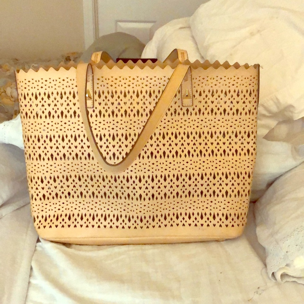 Stella & Dot cut out Tote